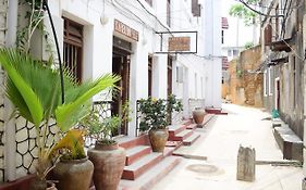 Karibu Inn